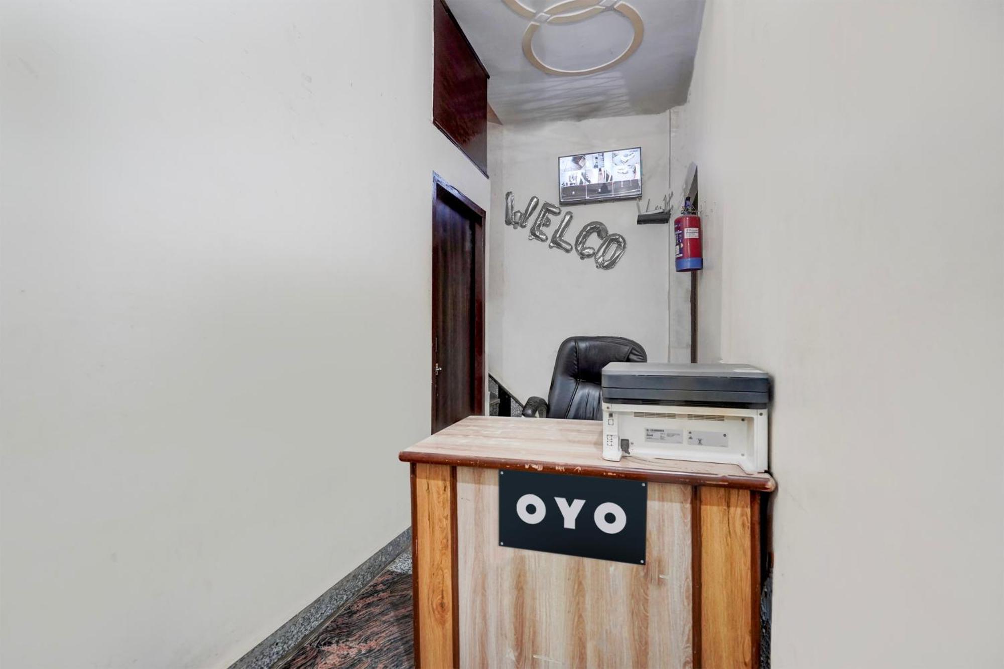 Oyo Hotel Maharaja Palace 密拉特 外观 照片