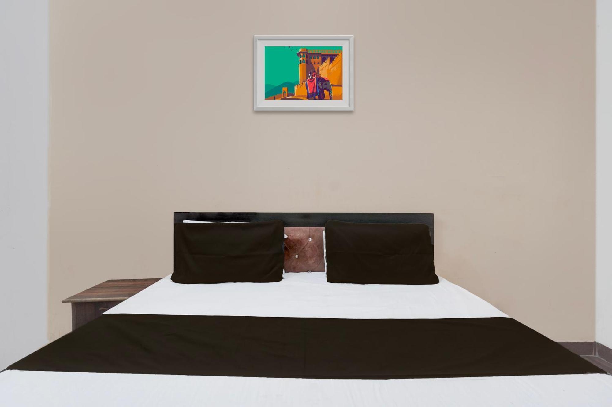Oyo Hotel Maharaja Palace 密拉特 外观 照片